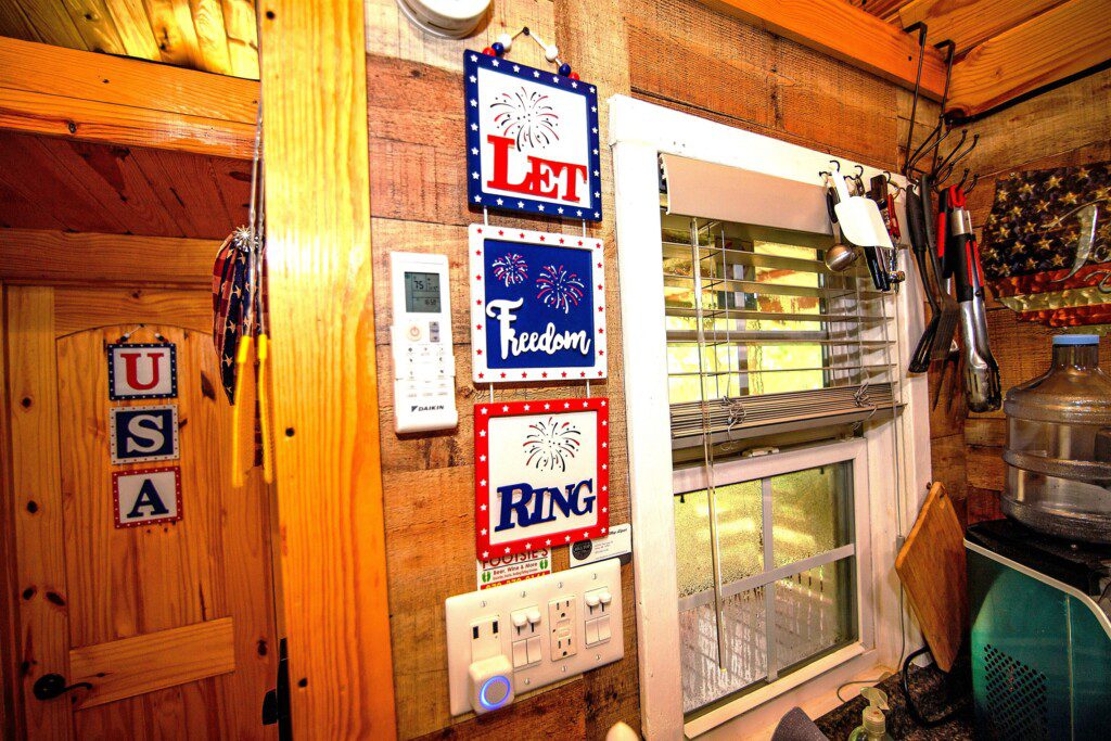 f16818a37274427ab57a3e2256aabee1 LargeOriginal.jpg